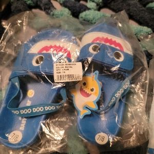 Baby shark sandals size 7/8